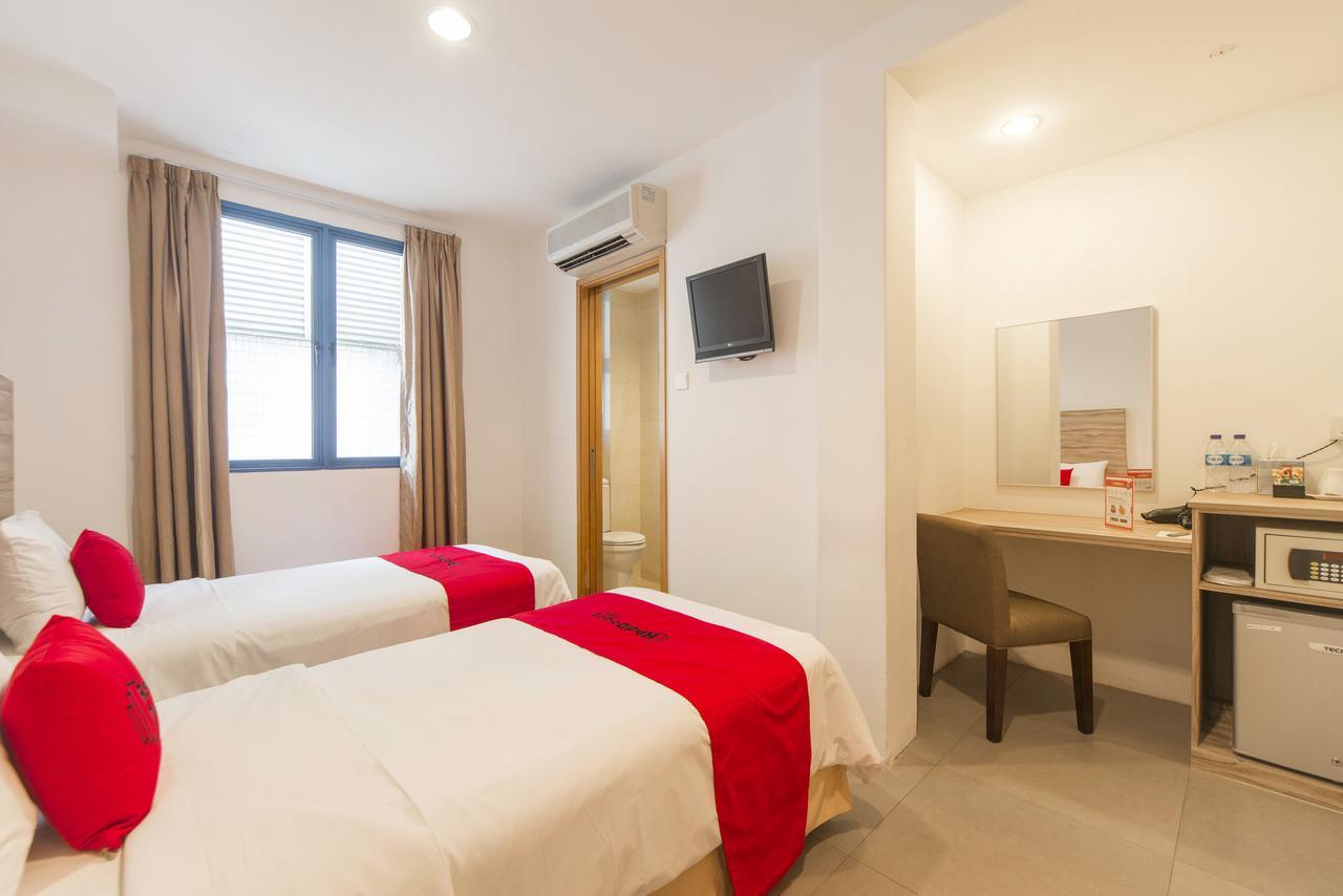 Khách sạn Reddoorz Plus @ Victoria Street Singapore